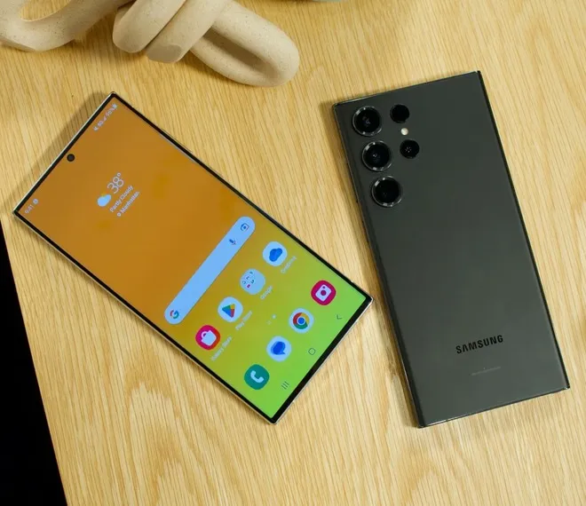 У чому різниця між Samsung Galaxy S23 та S23 Ultra?